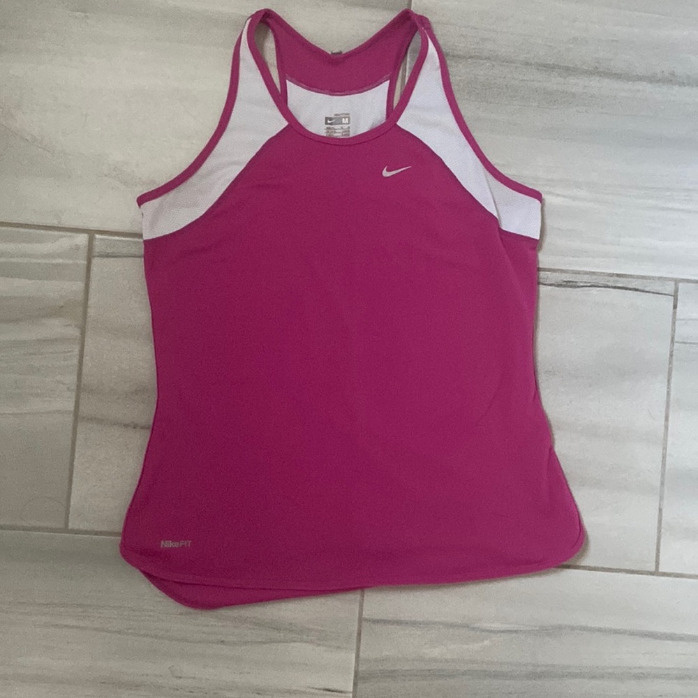 Nike fit dry tank in good condition.